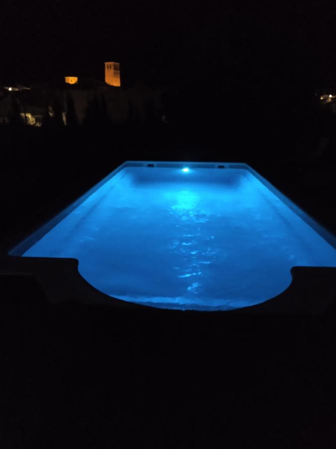 Villa Rural Con Amplia Piscina Campillo de Altobuey المظهر الخارجي الصورة