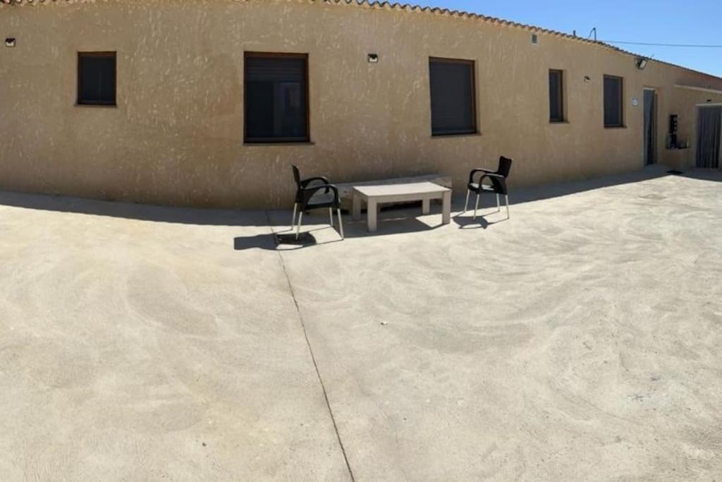Villa Rural Con Amplia Piscina Campillo de Altobuey المظهر الخارجي الصورة