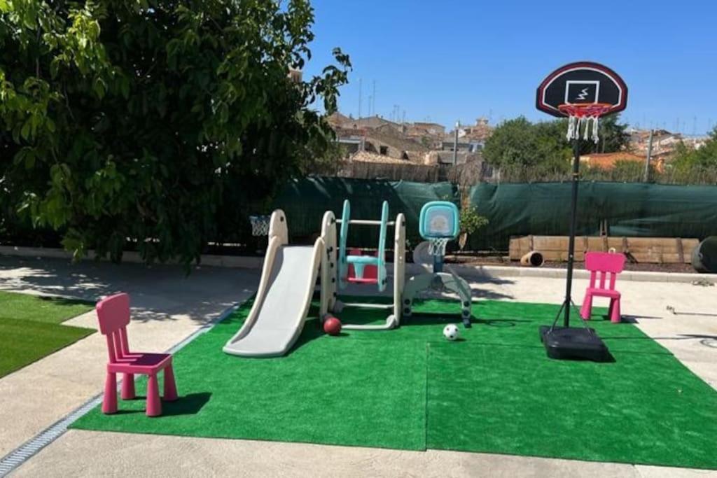 Villa Rural Con Amplia Piscina Campillo de Altobuey المظهر الخارجي الصورة