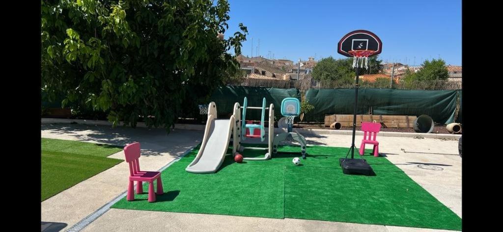 Villa Rural Con Amplia Piscina Campillo de Altobuey المظهر الخارجي الصورة