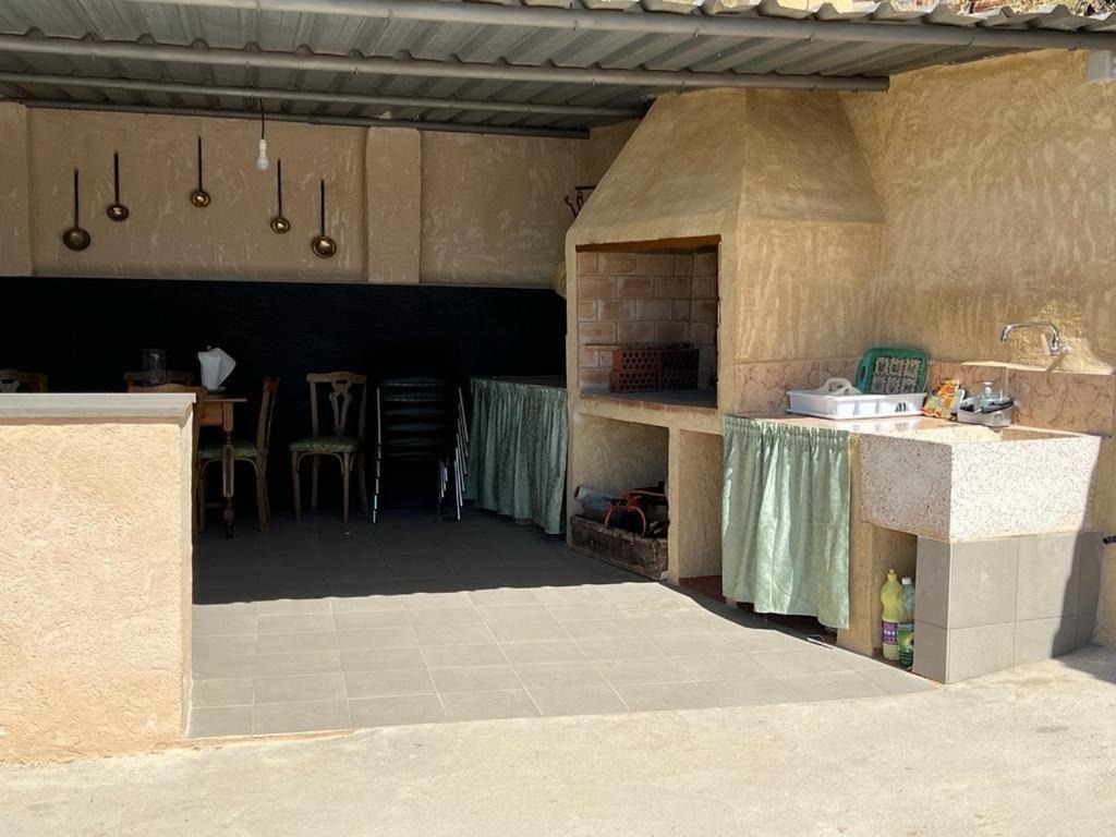 Villa Rural Con Amplia Piscina Campillo de Altobuey المظهر الخارجي الصورة