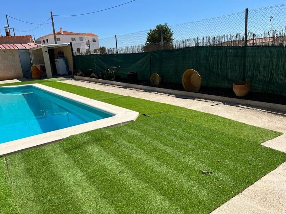 Villa Rural Con Amplia Piscina Campillo de Altobuey المظهر الخارجي الصورة